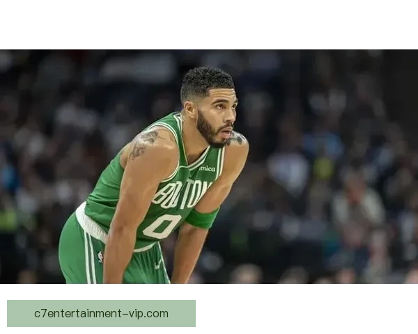 从持球强攻到冷静分球 NBA视角解析塔图姆季后赛关键球选择变化